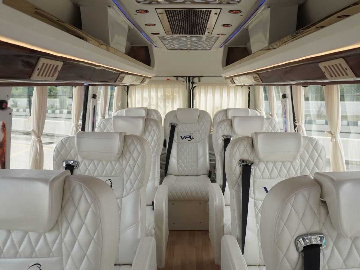 seats tempo traveller