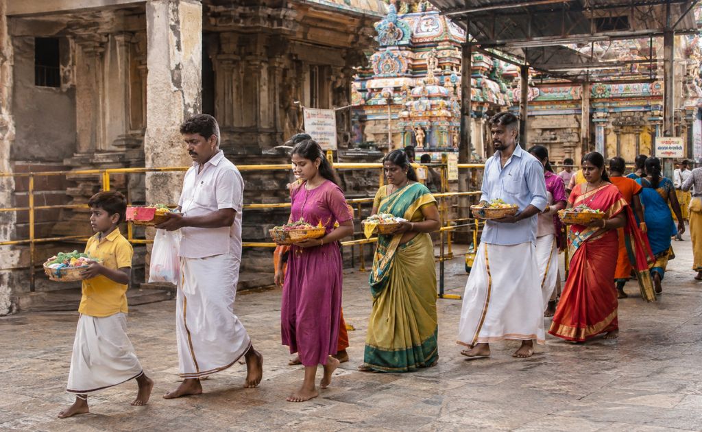 Pilgrims visiting a Navagraha temple near Kumbakonam on a tour from Chennai - Navagraha Temple Tour Package from Chennai