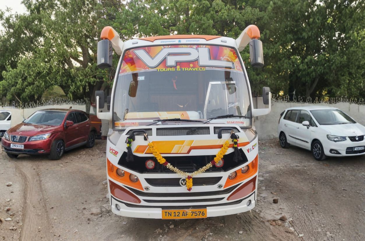 25 seater mini bus front exterior view